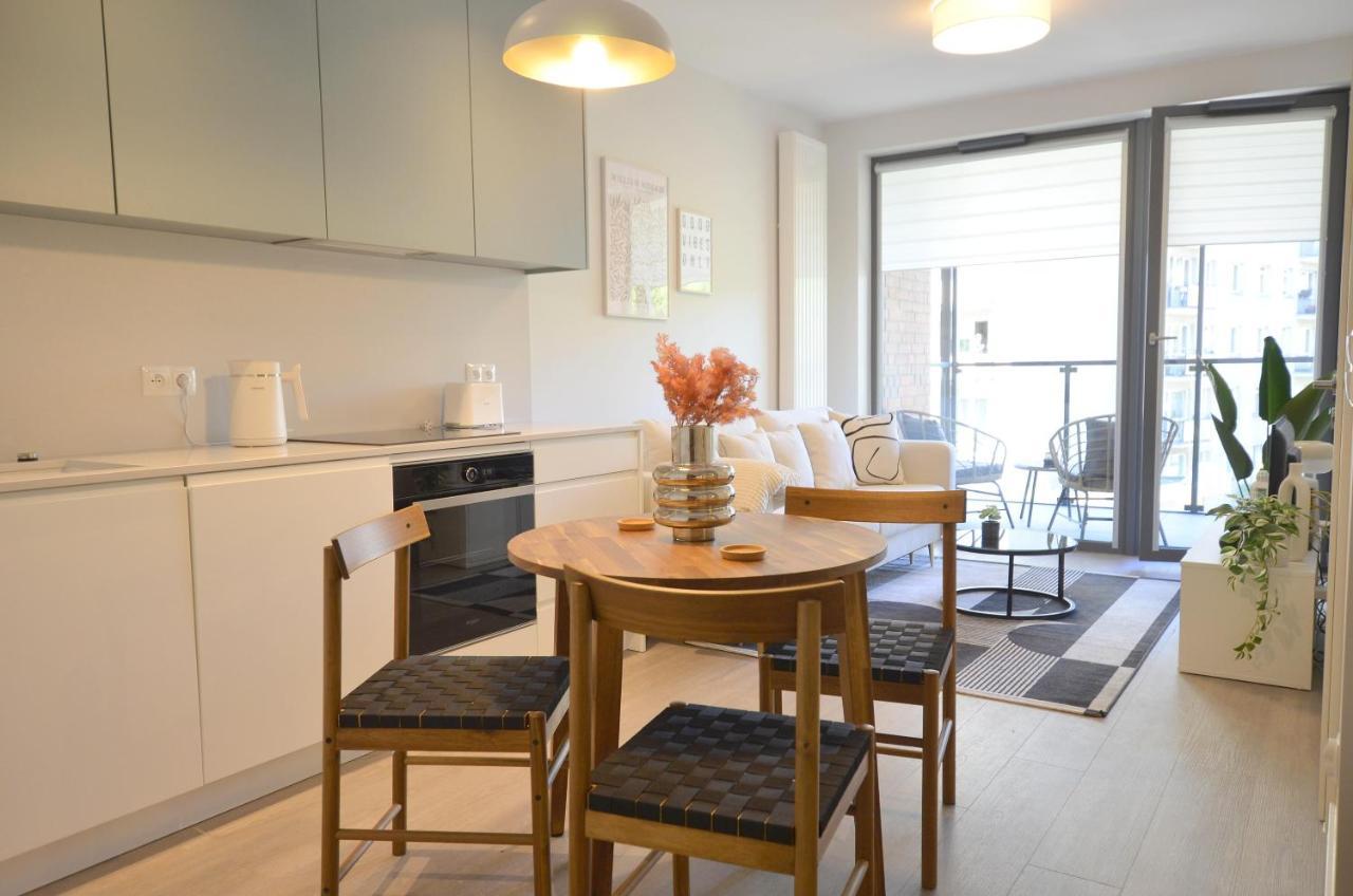 Green Estate Old Town Apartment, Private Parking, Balcony Gdansk Bagian luar foto