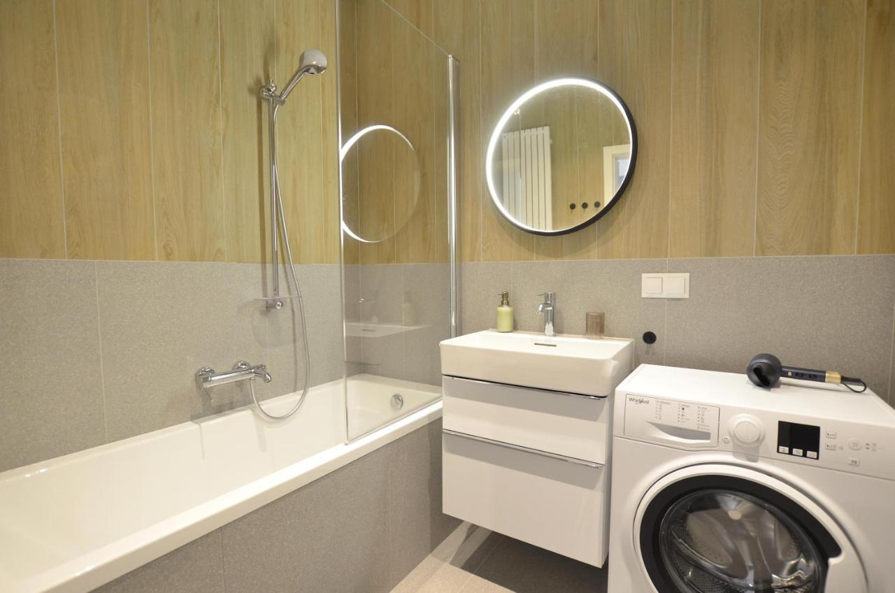 Green Estate Old Town Apartment, Private Parking, Balcony Gdansk Bagian luar foto