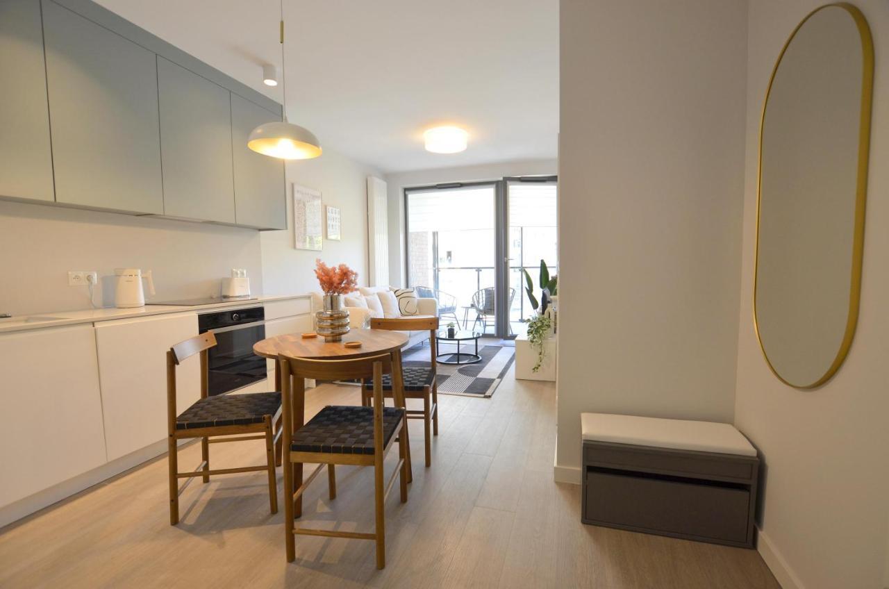Green Estate Old Town Apartment, Private Parking, Balcony Gdansk Bagian luar foto