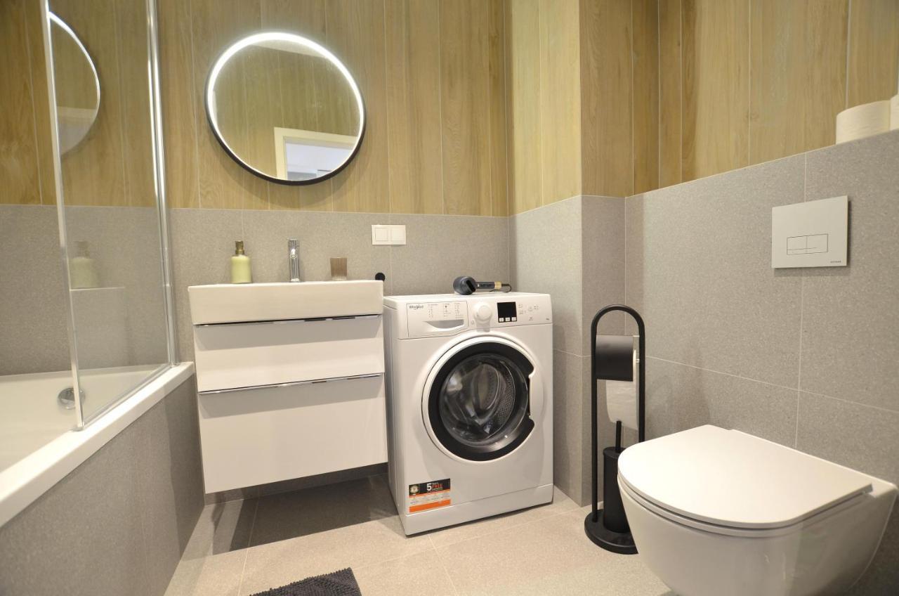 Green Estate Old Town Apartment, Private Parking, Balcony Gdansk Bagian luar foto
