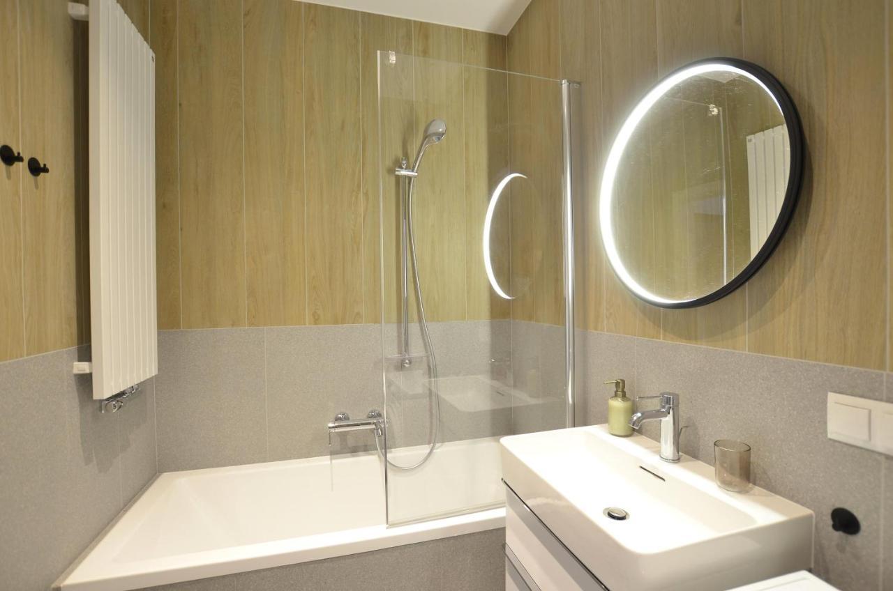 Green Estate Old Town Apartment, Private Parking, Balcony Gdansk Bagian luar foto